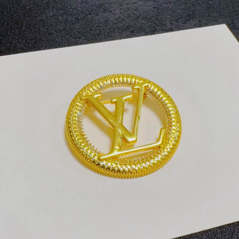 LV Brooch 06yxs06